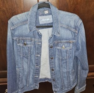 Womens denim Eddie Bauer jacket. Size XL